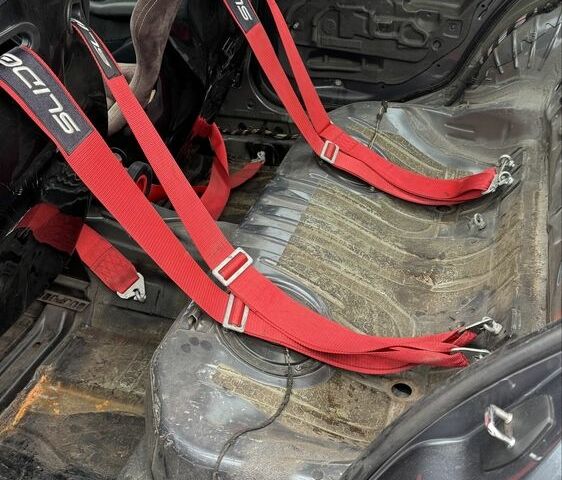 Сірий БМВ 3 Серія, об'ємом двигуна 2 л та пробігом 259 тис. км за 10000 $, фото 7 на Automoto.ua