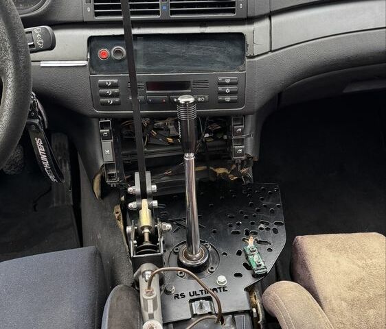 Сірий БМВ 3 Серія, об'ємом двигуна 2 л та пробігом 259 тис. км за 10000 $, фото 6 на Automoto.ua