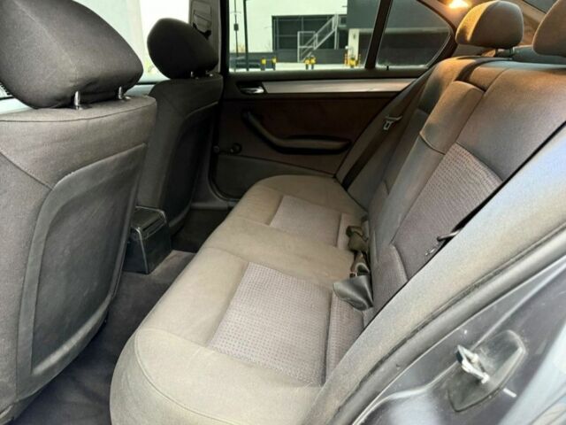 Серый БМВ 3 Серия, объемом двигателя 2 л и пробегом 315 тыс. км за 1700 $, фото 6 на Automoto.ua