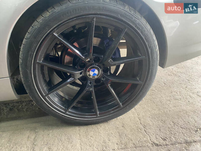 Серый БМВ 3 Серия, объемом двигателя 2 л и пробегом 212 тыс. км за 5300 $, фото 1 на Automoto.ua