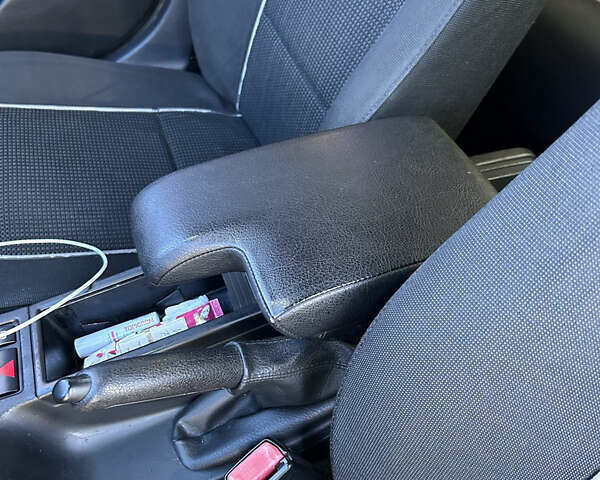 Серый БМВ 3 Серия, объемом двигателя 2 л и пробегом 352 тыс. км за 5500 $, фото 4 на Automoto.ua