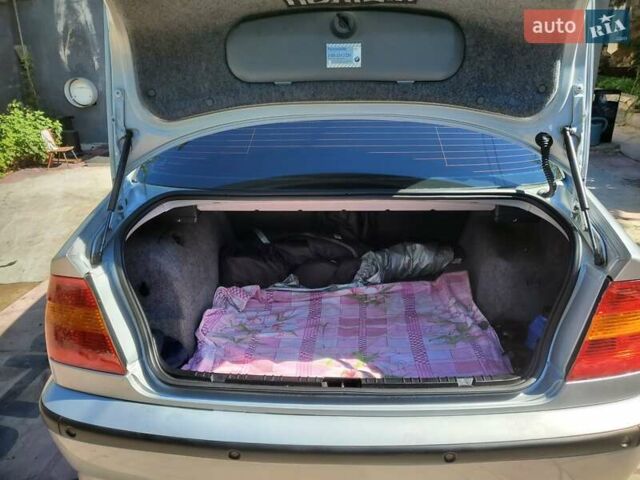 Серый БМВ 3 Серия, объемом двигателя 2 л и пробегом 220 тыс. км за 6500 $, фото 4 на Automoto.ua