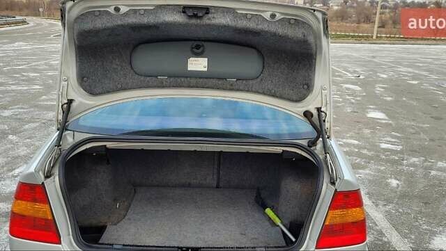 Серый БМВ 3 Серия, объемом двигателя 2 л и пробегом 330 тыс. км за 6000 $, фото 18 на Automoto.ua