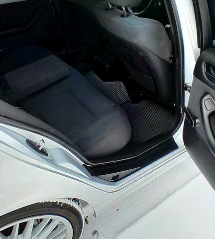 Серый БМВ 3 Серия, объемом двигателя 1.8 л и пробегом 280 тыс. км за 4700 $, фото 11 на Automoto.ua