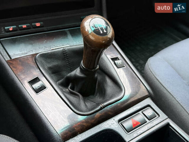 Сірий БМВ 3 Серія, об'ємом двигуна 1.8 л та пробігом 294 тис. км за 4500 $, фото 36 на Automoto.ua