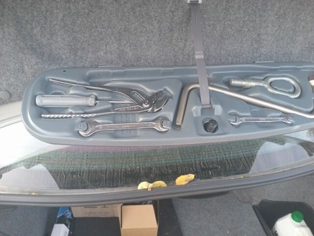 Сірий БМВ 3 Серія, об'ємом двигуна 2 л та пробігом 126 тис. км за 4700 $, фото 7 на Automoto.ua