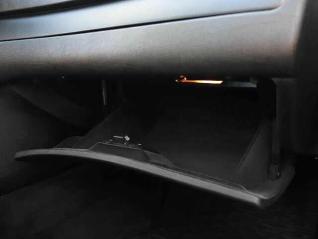 Серый БМВ 3 Серия, объемом двигателя 2 л и пробегом 210 тыс. км за 6400 $, фото 19 на Automoto.ua