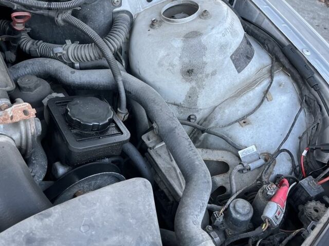 Серый БМВ 3 Серия, объемом двигателя 2 л и пробегом 300 тыс. км за 3600 $, фото 8 на Automoto.ua