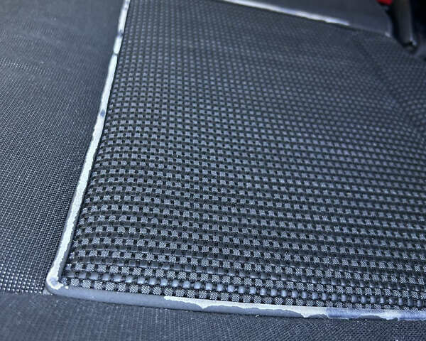 Серый БМВ 3 Серия, объемом двигателя 2 л и пробегом 352 тыс. км за 5500 $, фото 8 на Automoto.ua