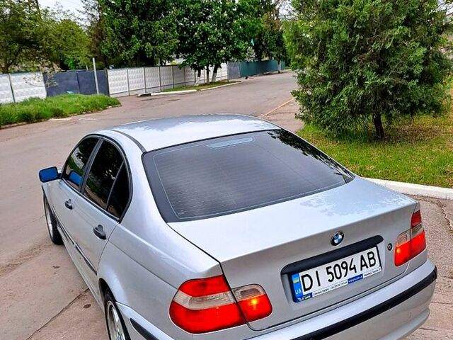 Серый БМВ 3 Серия, объемом двигателя 2 л и пробегом 300 тыс. км за 4650 $, фото 3 на Automoto.ua