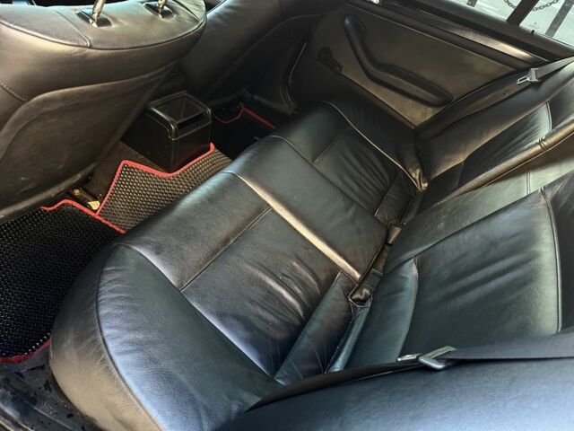 Серый БМВ 3 Серия, объемом двигателя 2 л и пробегом 300 тыс. км за 3600 $, фото 7 на Automoto.ua