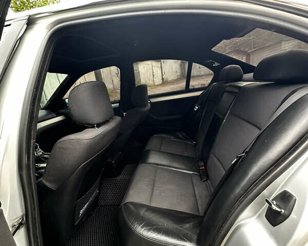 Серый БМВ 3 Серия, объемом двигателя 3 л и пробегом 367 тыс. км за 9500 $, фото 42 на Automoto.ua