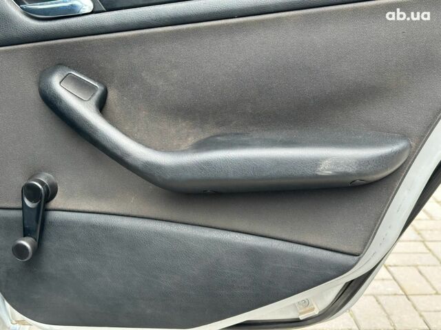 Сірий БМВ 3 Серія, об'ємом двигуна 2 л та пробігом 300 тис. км за 5990 $, фото 13 на Automoto.ua