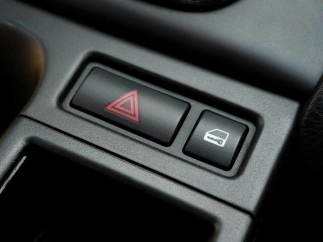 Серый БМВ 3 Серия, объемом двигателя 2 л и пробегом 210 тыс. км за 6400 $, фото 18 на Automoto.ua