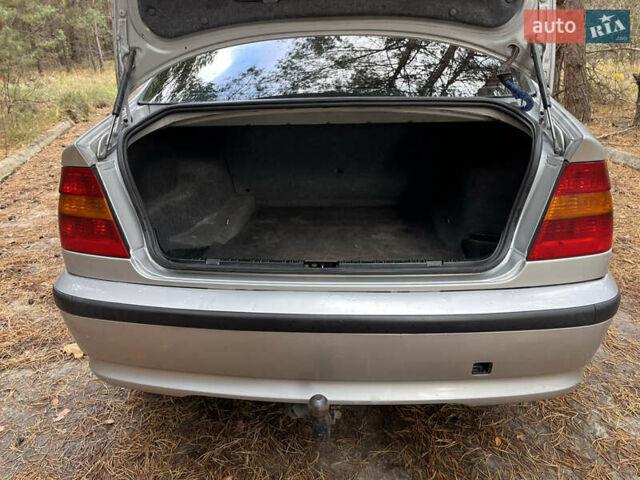 Сірий БМВ 3 Серія, об'ємом двигуна 2 л та пробігом 359 тис. км за 5200 $, фото 11 на Automoto.ua