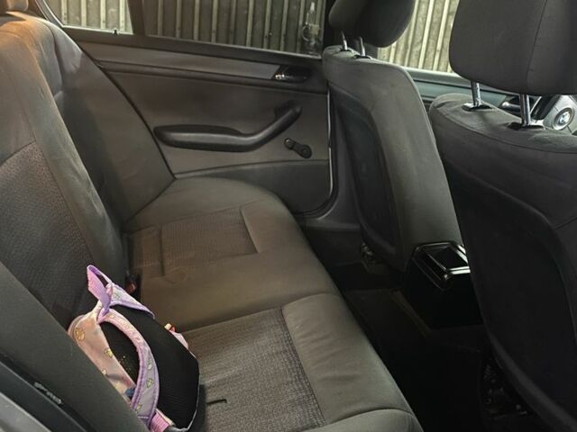 Серый БМВ 3 Серия, объемом двигателя 2 л и пробегом 360 тыс. км за 5000 $, фото 4 на Automoto.ua