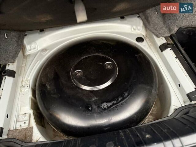 Сірий БМВ 3 Серія, об'ємом двигуна 2 л та пробігом 431 тис. км за 4999 $, фото 29 на Automoto.ua