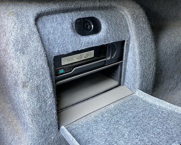 Сірий БМВ 3 Серія, об'ємом двигуна 2 л та пробігом 487 тис. км за 3800 $, фото 22 на Automoto.ua