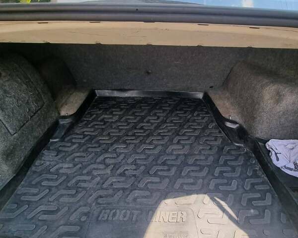 Сірий БМВ 3 Серія, об'ємом двигуна 2 л та пробігом 487 тис. км за 3800 $, фото 23 на Automoto.ua