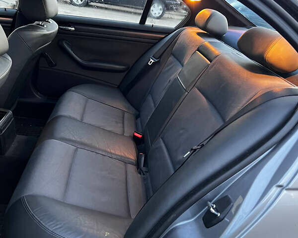 Серый БМВ 3 Серия, объемом двигателя 2 л и пробегом 198 тыс. км за 5500 $, фото 8 на Automoto.ua