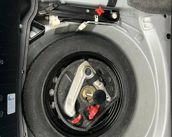 Серый БМВ 3 Серия, объемом двигателя 1.8 л и пробегом 206 тыс. км за 5500 $, фото 10 на Automoto.ua