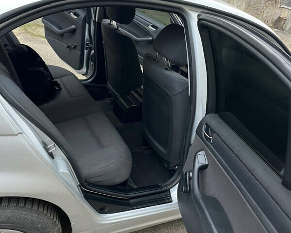 Серый БМВ 3 Серия, объемом двигателя 1.8 л и пробегом 240 тыс. км за 3900 $, фото 8 на Automoto.ua