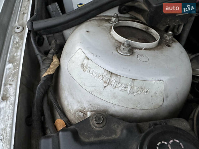 Серый БМВ 3 Серия, объемом двигателя 2 л и пробегом 259 тыс. км за 4200 $, фото 27 на Automoto.ua