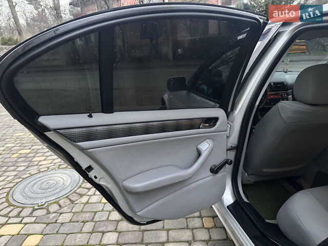 Серый БМВ 3 Серия, объемом двигателя 2 л и пробегом 259 тыс. км за 4200 $, фото 17 на Automoto.ua