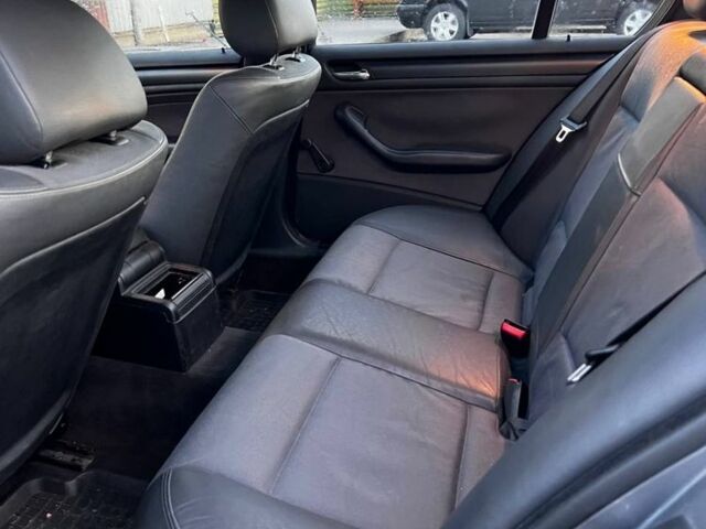 Серый БМВ 3 Серия, объемом двигателя 2 л и пробегом 198 тыс. км за 5000 $, фото 5 на Automoto.ua