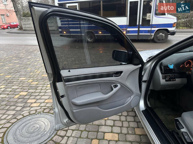 Серый БМВ 3 Серия, объемом двигателя 2 л и пробегом 259 тыс. км за 4200 $, фото 11 на Automoto.ua