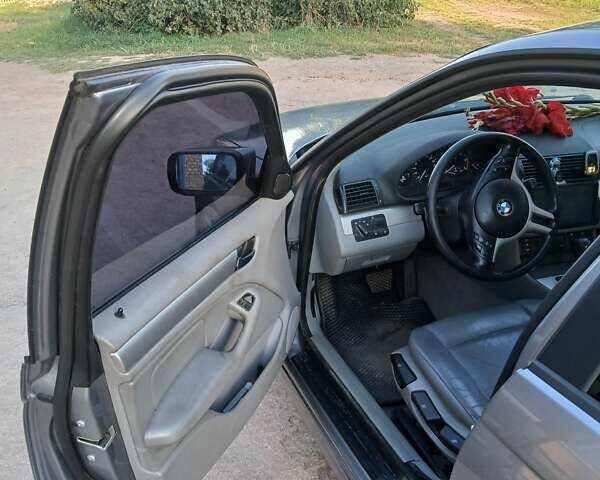 Серый БМВ 3 Серия, объемом двигателя 2 л и пробегом 350 тыс. км за 6700 $, фото 13 на Automoto.ua
