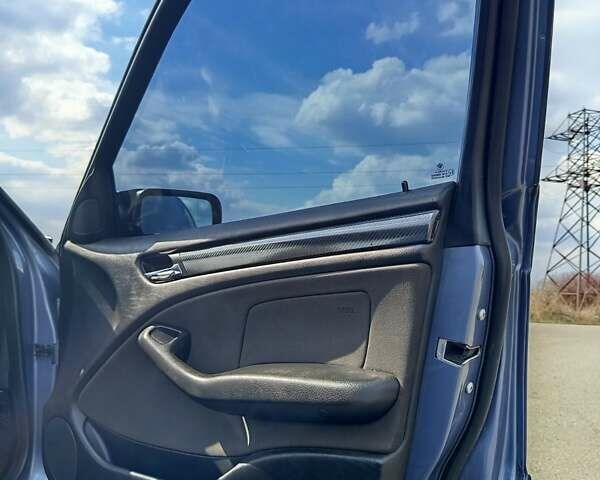 Серый БМВ 3 Серия, объемом двигателя 2 л и пробегом 380 тыс. км за 5000 $, фото 12 на Automoto.ua