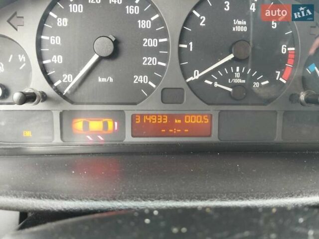 Серый БМВ 3 Серия, объемом двигателя 1.8 л и пробегом 315 тыс. км за 4000 $, фото 7 на Automoto.ua