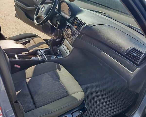 Серый БМВ 3 Серия, объемом двигателя 2 л и пробегом 380 тыс. км за 5000 $, фото 11 на Automoto.ua