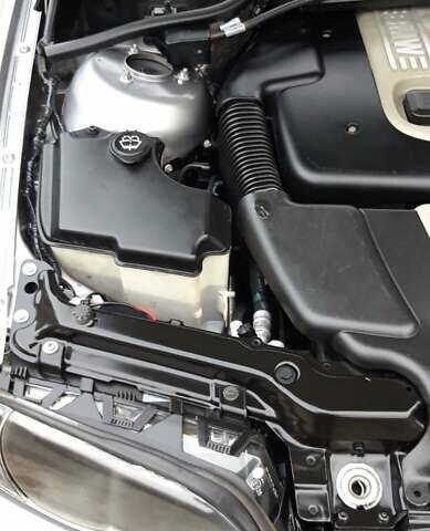 Серый БМВ 3 Серия, объемом двигателя 2 л и пробегом 335 тыс. км за 4500 $, фото 20 на Automoto.ua