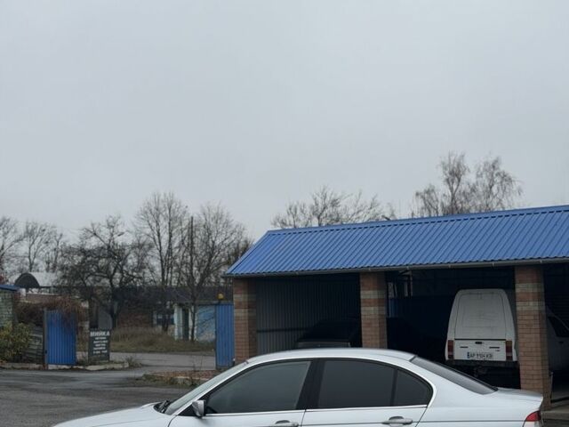 Серый БМВ 3 Серия, объемом двигателя 2.2 л и пробегом 150 тыс. км за 2900 $, фото 12 на Automoto.ua