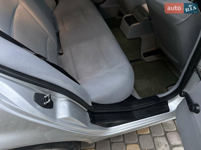 Серый БМВ 3 Серия, объемом двигателя 2 л и пробегом 259 тыс. км за 4200 $, фото 20 на Automoto.ua