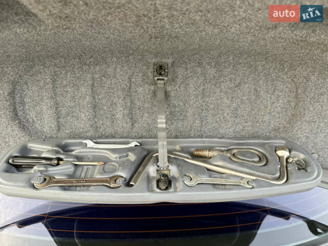 Серый БМВ 3 Серия, объемом двигателя 2 л и пробегом 404 тыс. км за 5200 $, фото 18 на Automoto.ua