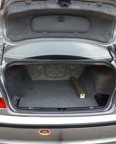 Серый БМВ 3 Серия, объемом двигателя 2 л и пробегом 335 тыс. км за 4500 $, фото 18 на Automoto.ua