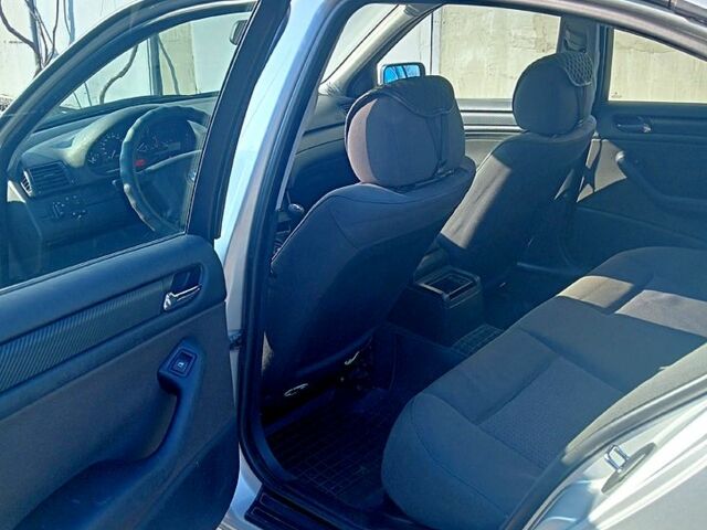 Серый БМВ 3 Серия, объемом двигателя 2 л и пробегом 314 тыс. км за 5000 $, фото 11 на Automoto.ua