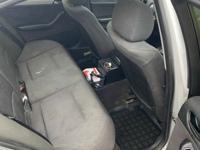 Сірий БМВ 3 Серія, об'ємом двигуна 2 л та пробігом 325 тис. км за 4450 $, фото 8 на Automoto.ua