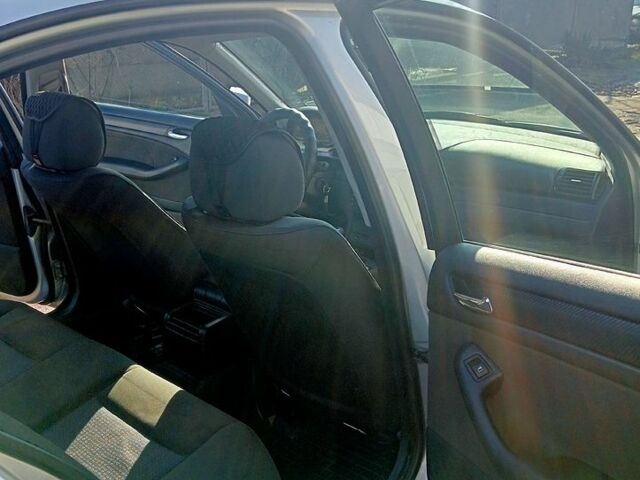 Серый БМВ 3 Серия, объемом двигателя 2 л и пробегом 314 тыс. км за 5000 $, фото 9 на Automoto.ua