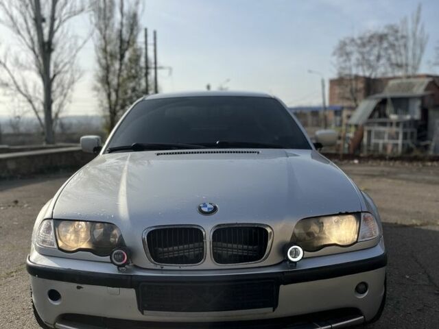 Сірий БМВ 3 Серія, об'ємом двигуна 2 л та пробігом 200 тис. км за 2200 $, фото 1 на Automoto.ua