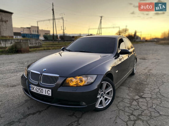 Серый БМВ 3 Серия, объемом двигателя 2 л и пробегом 388 тыс. км за 8000 $, фото 3 на Automoto.ua
