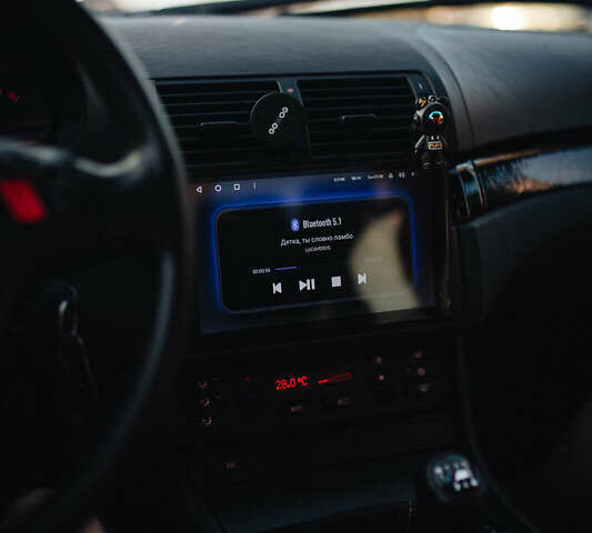 Серый БМВ 3 Серия, объемом двигателя 2 л и пробегом 330 тыс. км за 5600 $, фото 9 на Automoto.ua