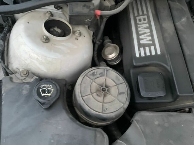 Сірий БМВ 3 Серія, об'ємом двигуна 1.8 л та пробігом 180 тис. км за 5000 $, фото 7 на Automoto.ua