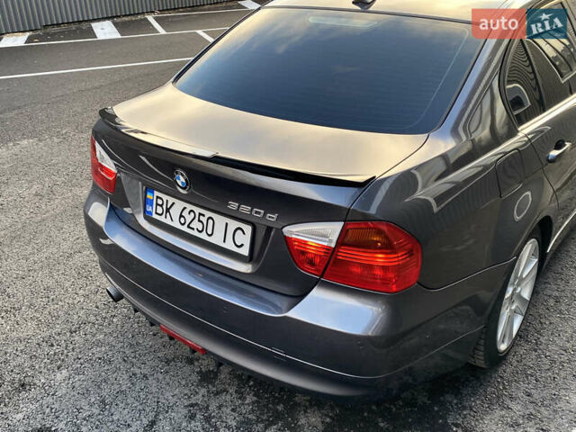 Серый БМВ 3 Серия, объемом двигателя 2 л и пробегом 388 тыс. км за 8000 $, фото 18 на Automoto.ua