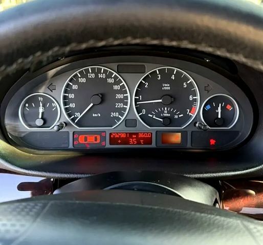 Серый БМВ 3 Серия, объемом двигателя 2.2 л и пробегом 303 тыс. км за 4700 $, фото 6 на Automoto.ua