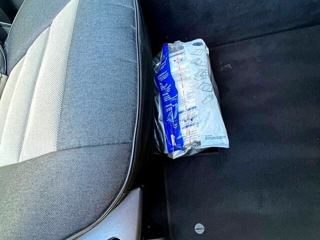 Серый БМВ 3 Серия, объемом двигателя 1.8 л и пробегом 167 тыс. км за 6006 $, фото 11 на Automoto.ua