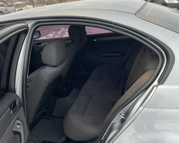 Серый БМВ 3 Серия, объемом двигателя 1.8 л и пробегом 284 тыс. км за 3999 $, фото 14 на Automoto.ua